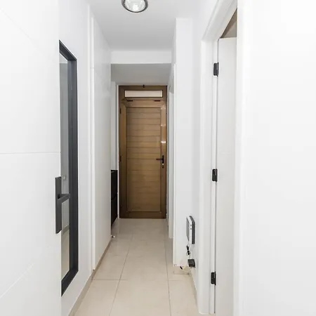 Arenas Cosy Flat - Balcony & Ac Apartment *