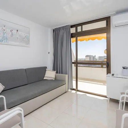 Arenas Cosy Flat - Balcony & Ac Apartment *